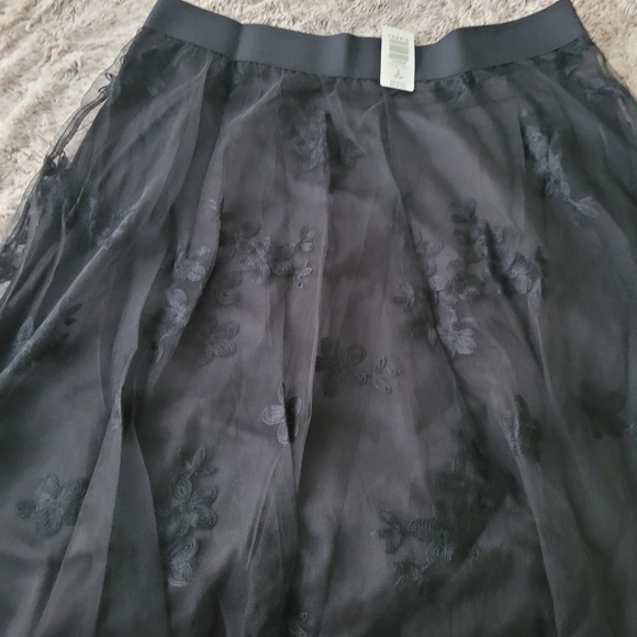 Skirt - Picture 3 of 3